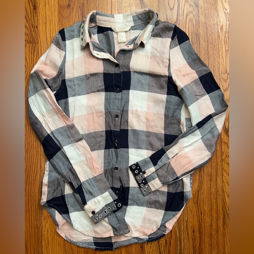 H&M DIVIDED pink plaid button up top